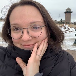 Meet your Posher, Avery